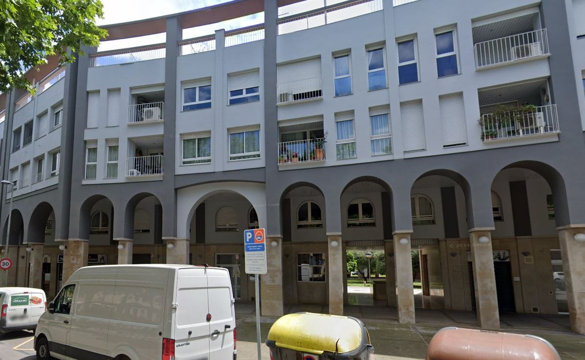 Foto de fachada del Proyecto Xavier Cugat